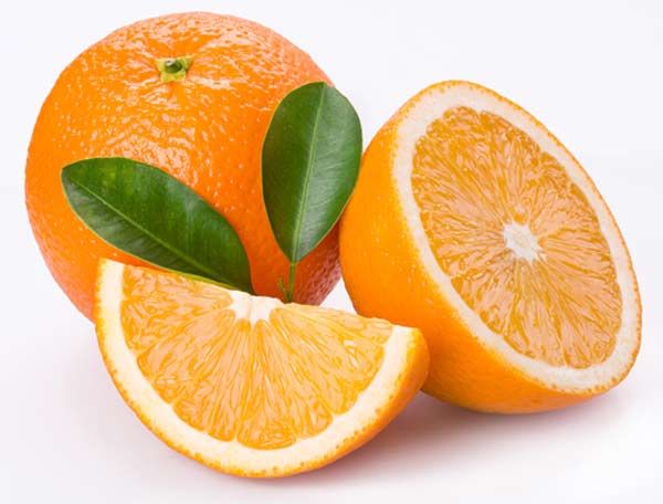 không nên ăn cam khi bé bị bênh hăm da