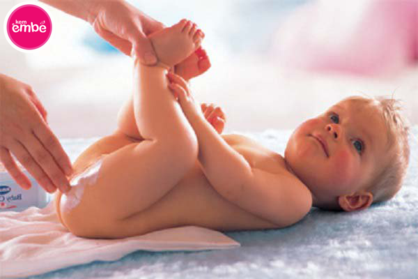 cách trị chàm sữa cho bé