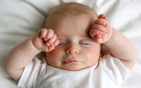 trị rôm sảy cho bé