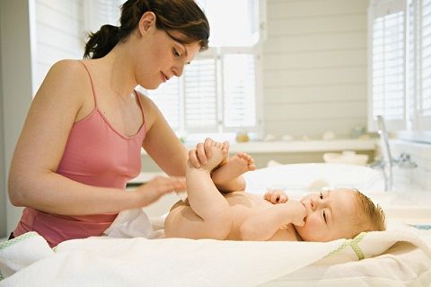 cách trị rôm sảy cho bé hiệu quả