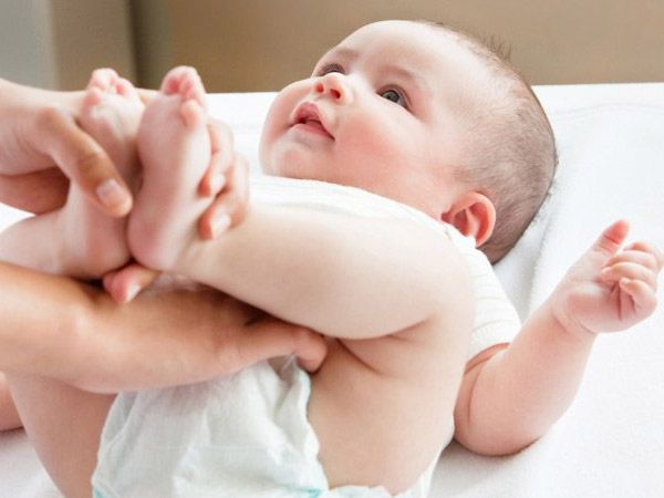 5 điều mẹ cần biết con bị hăm da ở háng