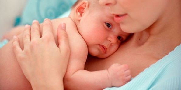bé bị nổi mẩn đỏ