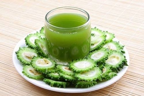 trị rôm sảy bằng mướp đắng thế nào