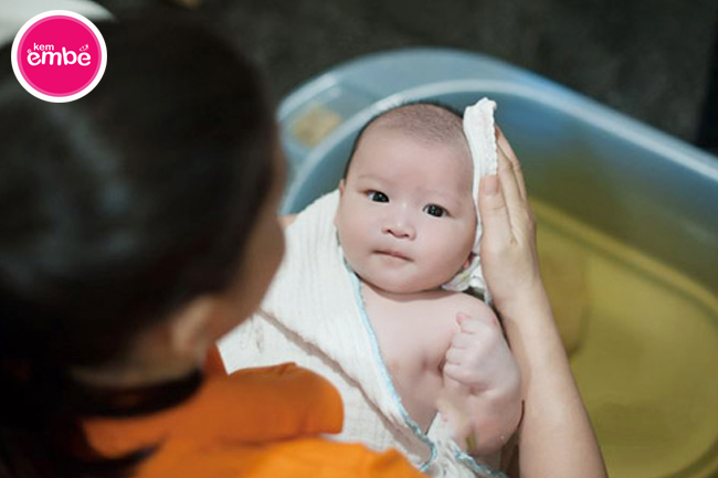 trị hăm da cho bé