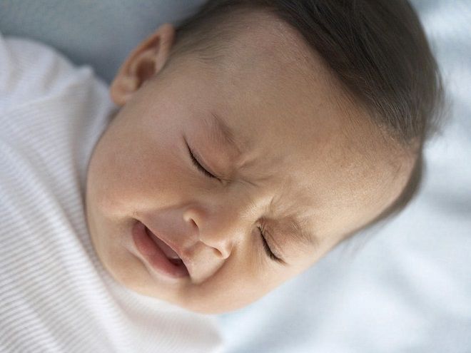 da bé bị khô và sần