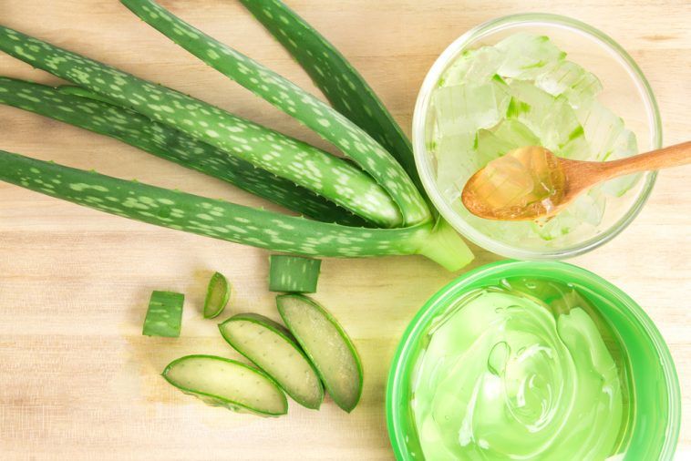 bé bị nẻ má bôi gì