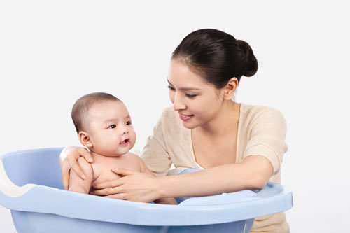 trẻ sơ sinh bị nẻ