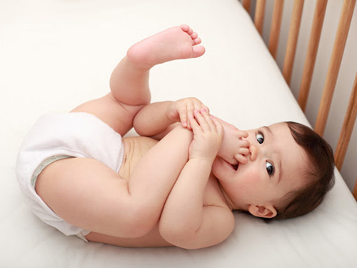 trị hăm tã bằng dầu dừa