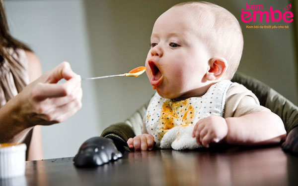 Thói quen ăn uống khiến trẻ bị viêm da