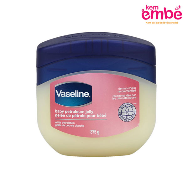 Bôi vaseline giúp bong lớp mảng vảy bám trên da đầu trẻ